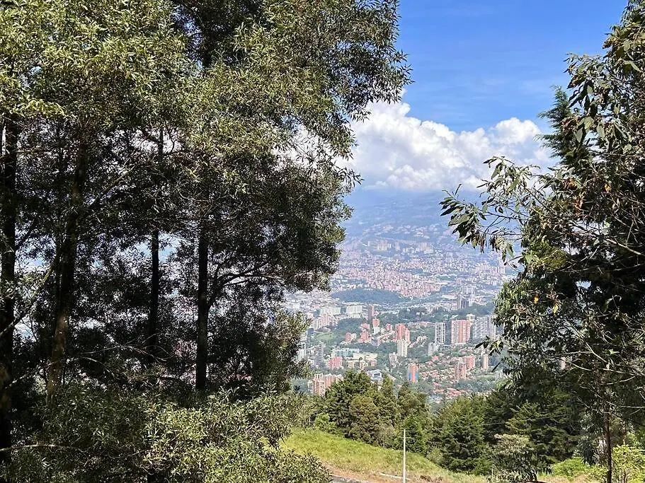 Intu Vila Medellín 0*,